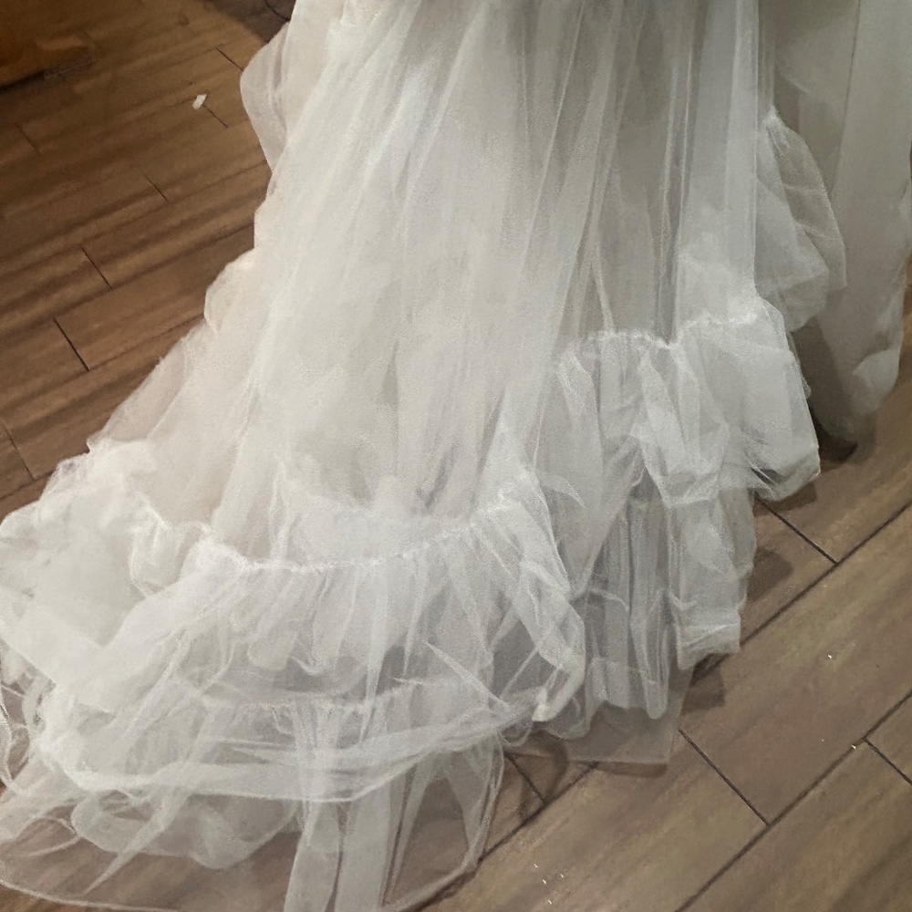 Amalia Carerra Bridal Gown Size 14 - Picture 14 of 16
